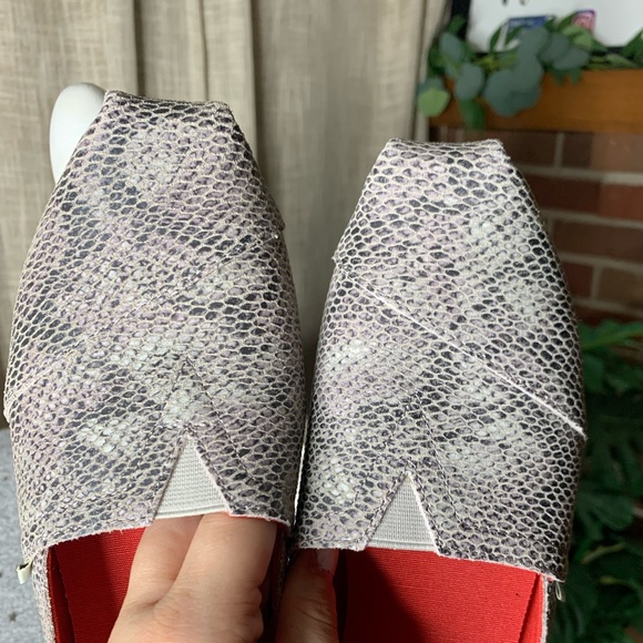 TOMS- snake skin slip ons! Brand new without tags - Picture 6 of 6
